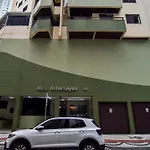 50 Mts Da Praia Na Rua 3500, Garagem E Wi-Fi P2101