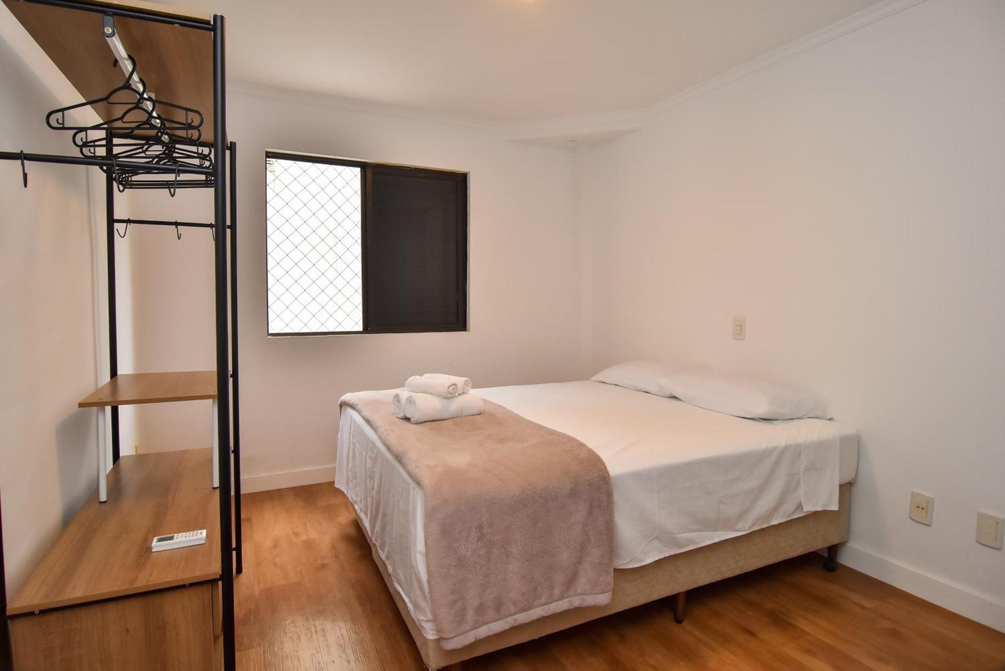 Apartamento 50 Mts Da Na Rua 3500, Garagem E Wi-fi P2101